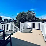 Tacoma 2 Bedrooms 1 Baths Sleep 5 With Compact Kitchen