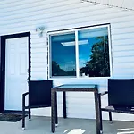 Tacoma 2 Bedrooms 1 Baths Sleep 5 With Compact Kitchen