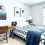 Tacoma 2 Bedrooms 1 Baths Sleep 5 With Compact Kitchen