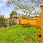 Walk To The Waterfront! The Hobbit House