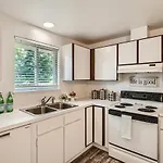 Charming 2 Bedroom In Tacoma