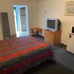 Tacoma Center Motel