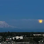 Double Room-Rainier View , 7Mins To Dome