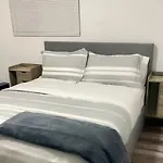Spacious Pet-Friendly Zen Retreat