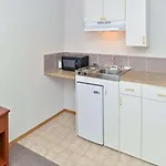 Economy Stay & Suites Tacoma