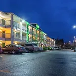 Hometowne Studios Tacoma - Hosmer