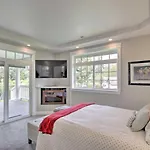 Contemporary Tacoma Cottage With Deck And Pond!