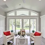 Contemporary Tacoma Cottage With Deck And Pond!