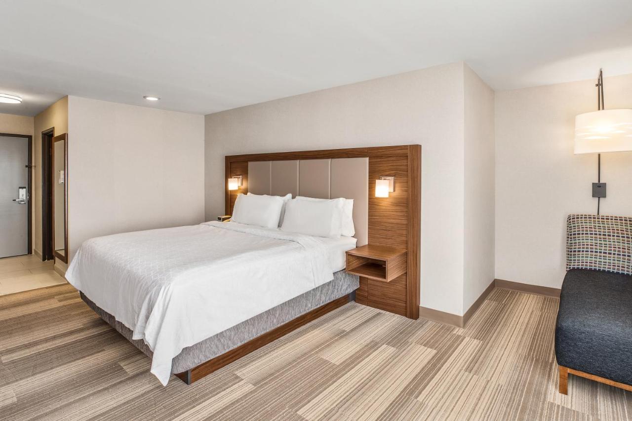 Express & By Ihg 3*