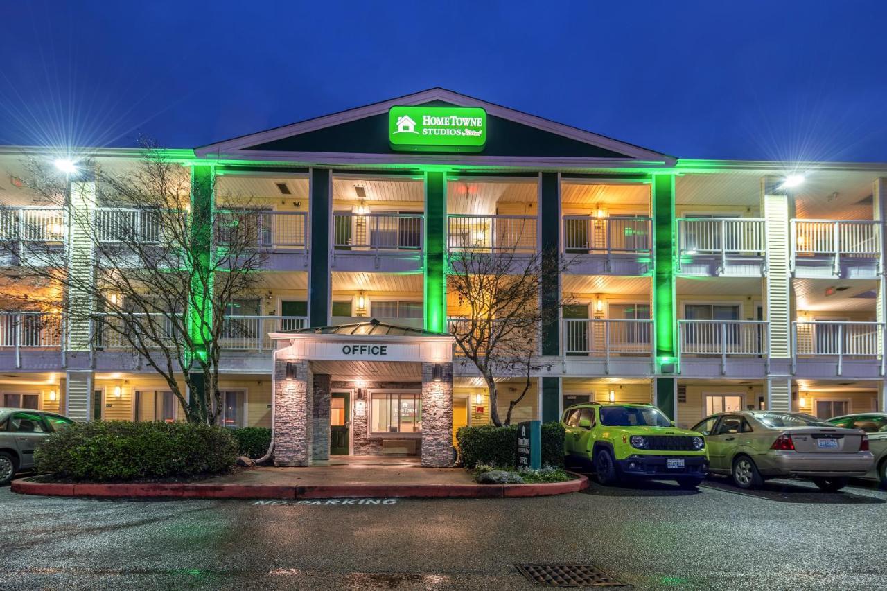 Hometowne By Red Roof - Hosmer Motel 2*
