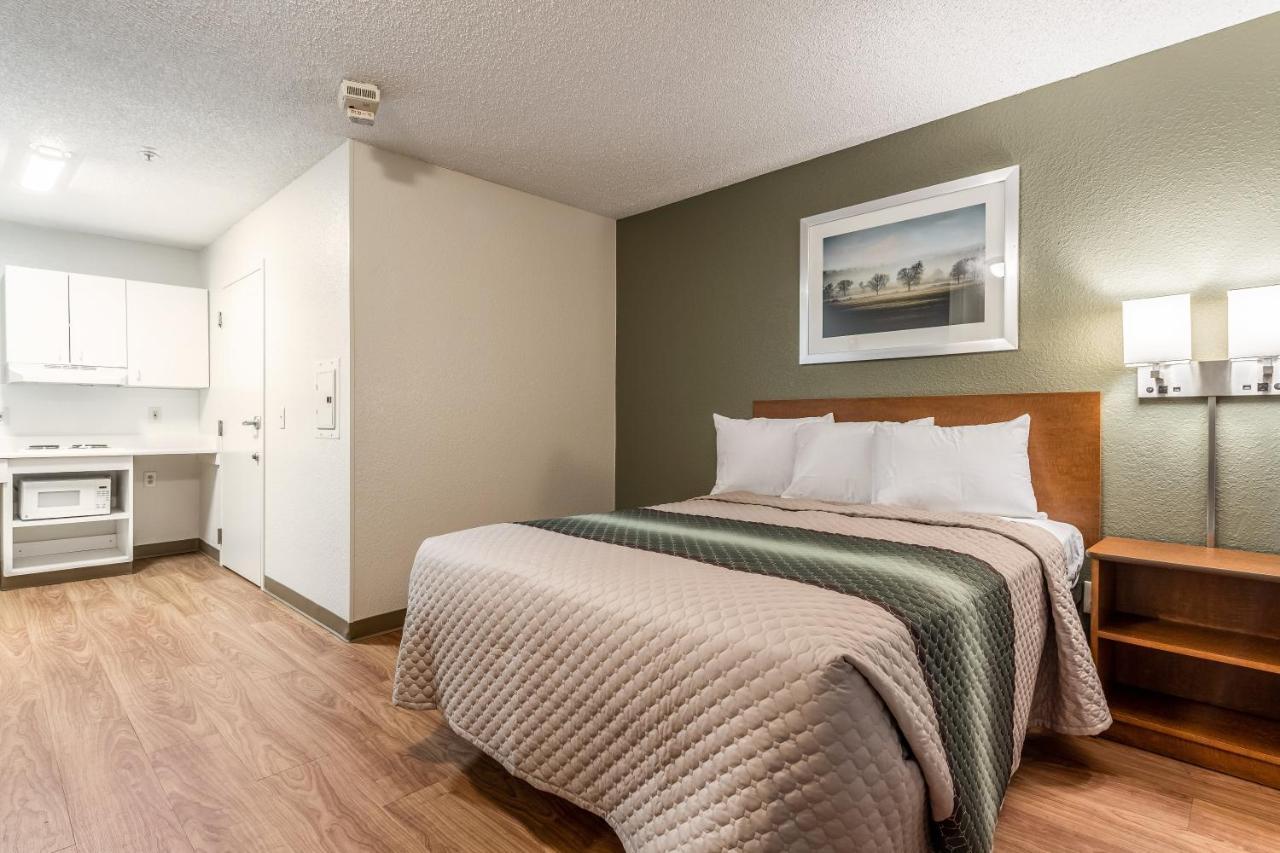 Motel Hometowne By Red Roof - Hosmer 2*