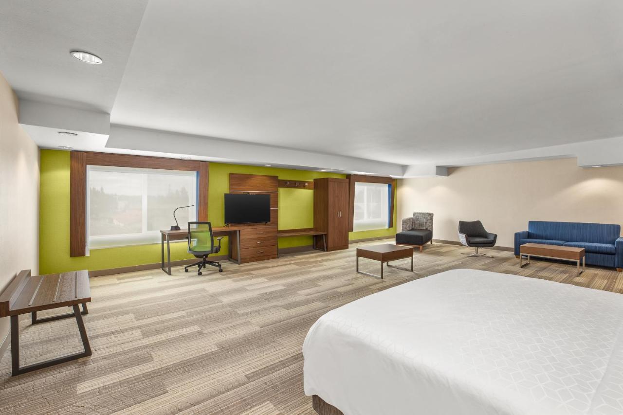 Express & By Ihg