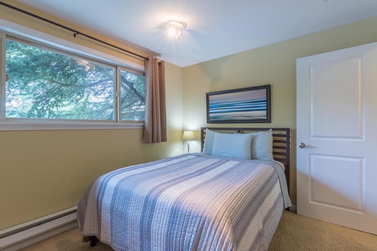 The Romeo, Area, 2 Bedrooms, Wd, Jacuzzi Bath, No Stairs, New Carpet, 825sf Apartment Tacoma