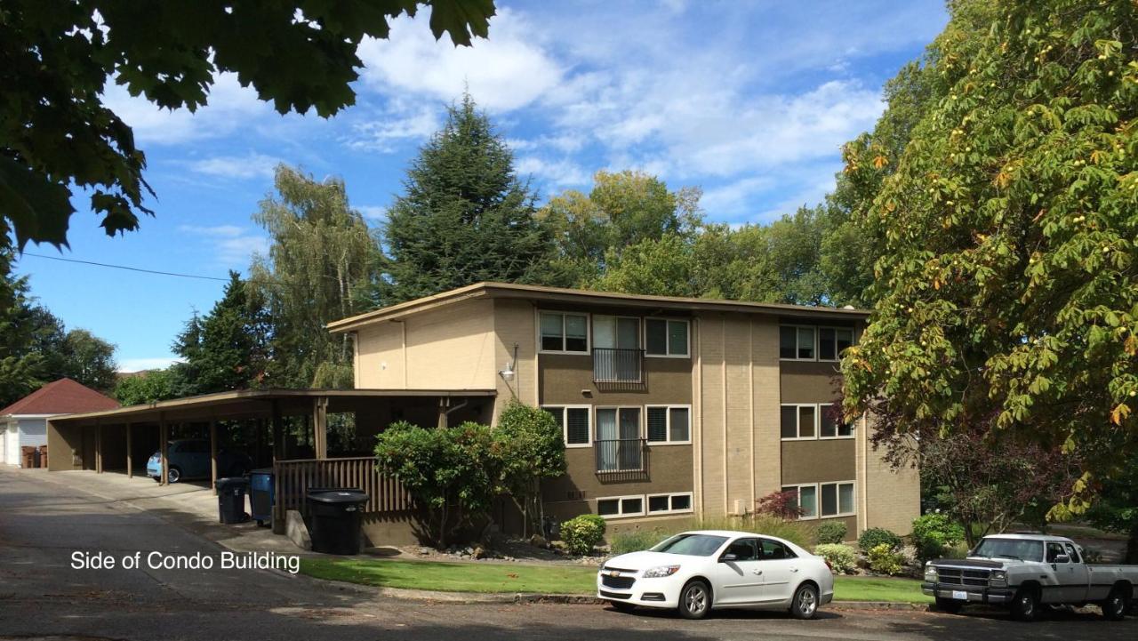 The Romeo, Area, 2 Bedrooms, Wd, Jacuzzi Bath, No Stairs, New Carpet, 825sf Apartment