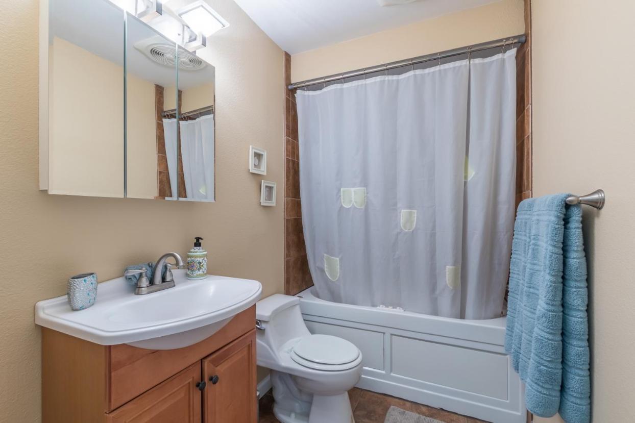 The Romeo, Area, 2 Bedrooms, Wd, Jacuzzi Bath, No Stairs, New Carpet, 825sf Tacoma