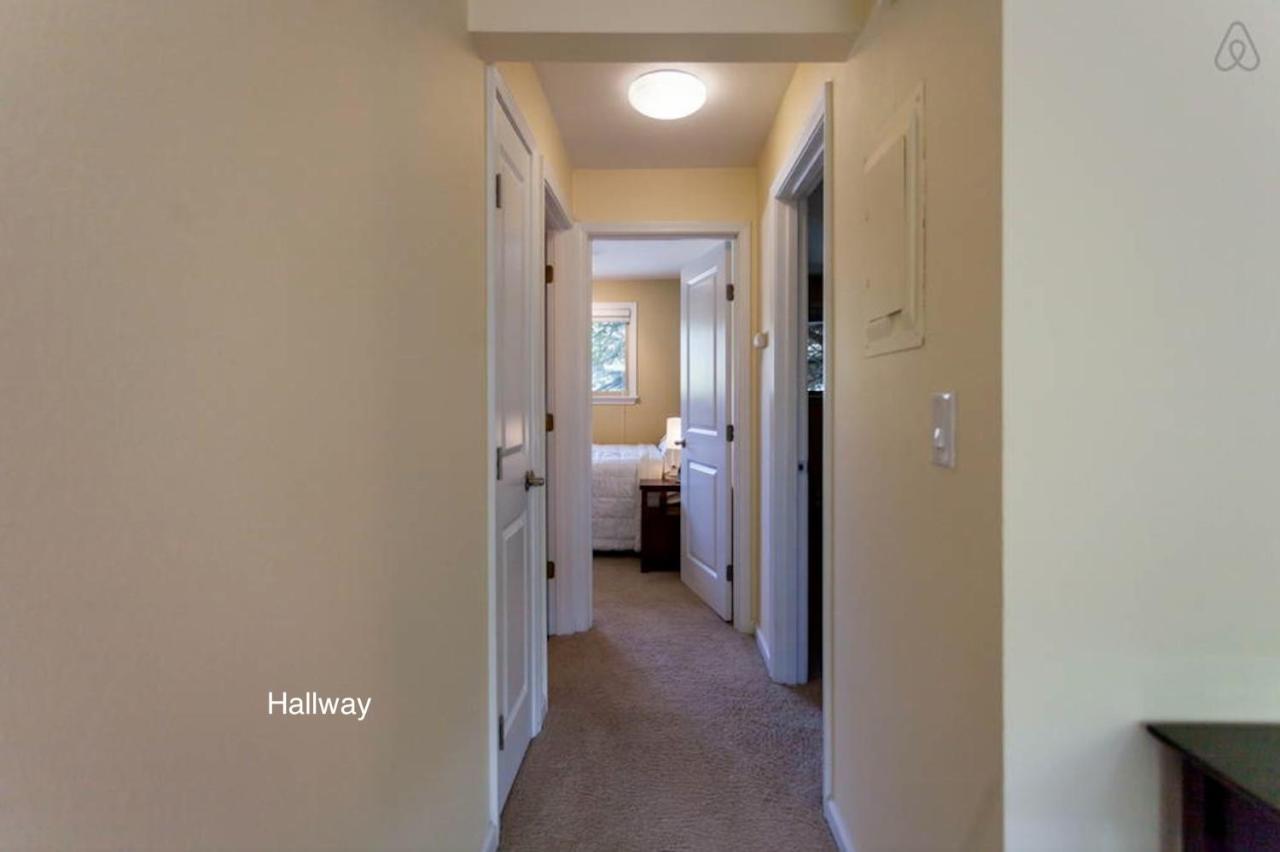 The Romeo, Area, 2 Bedrooms, Wd, Jacuzzi Bath, No Stairs, New Carpet, 825sf Apartment Tacoma