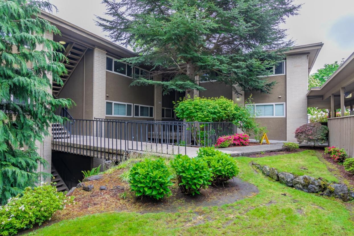 The Romeo, Area, 2 Bedrooms, Wd, Jacuzzi Bath, No Stairs, New Carpet, 825sf * Tacoma