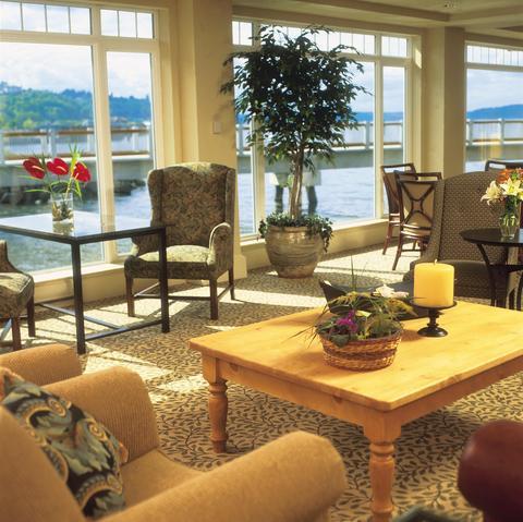 Silver Cloud Waterfront Hotel