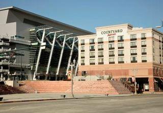Courtyard Downtown Hotel 3*
