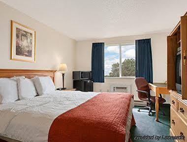 Travelodge By Wyndham Port Of Tacoma Wa Motel