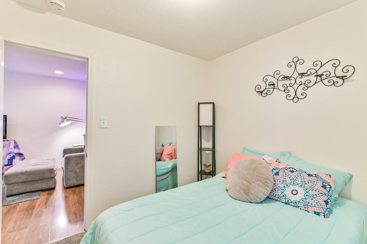 Apartment Cozy 2 Bdrm Apt - Easy Access Free Parking - Ac Unit
