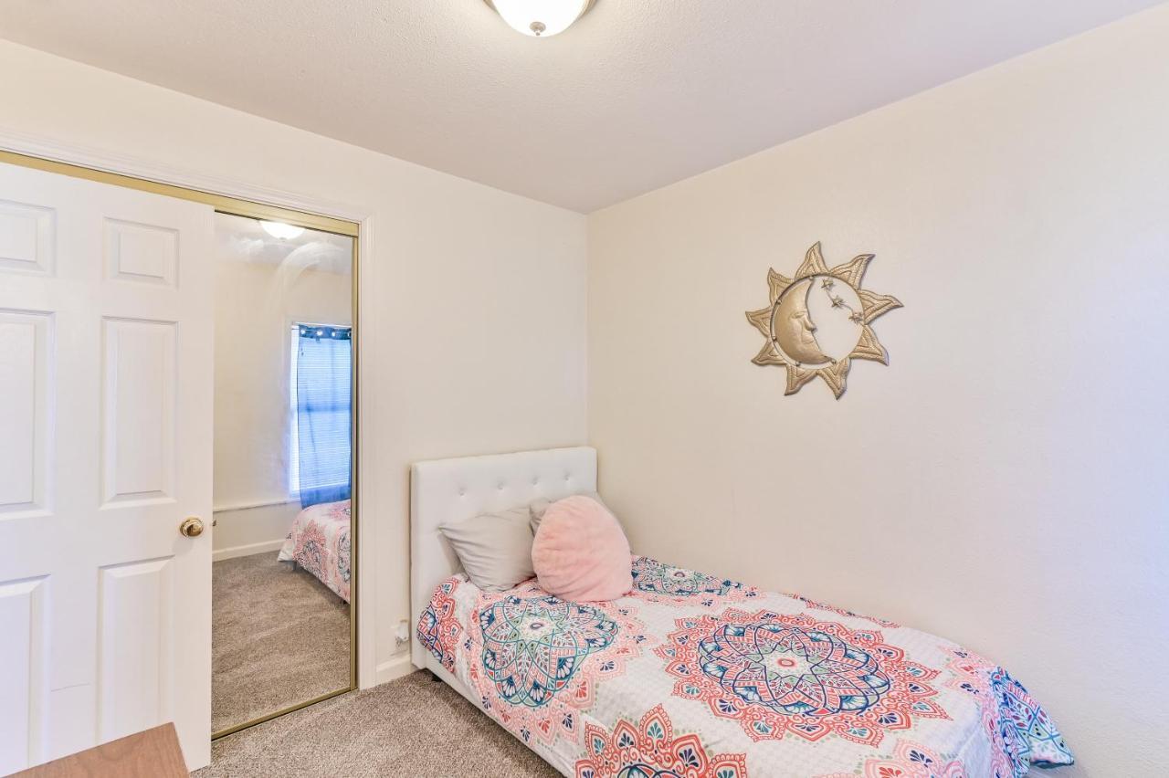 Cozy 2 Bdrm Apt - Easy Access Free Parking - Ac Unit Apartment Tacoma