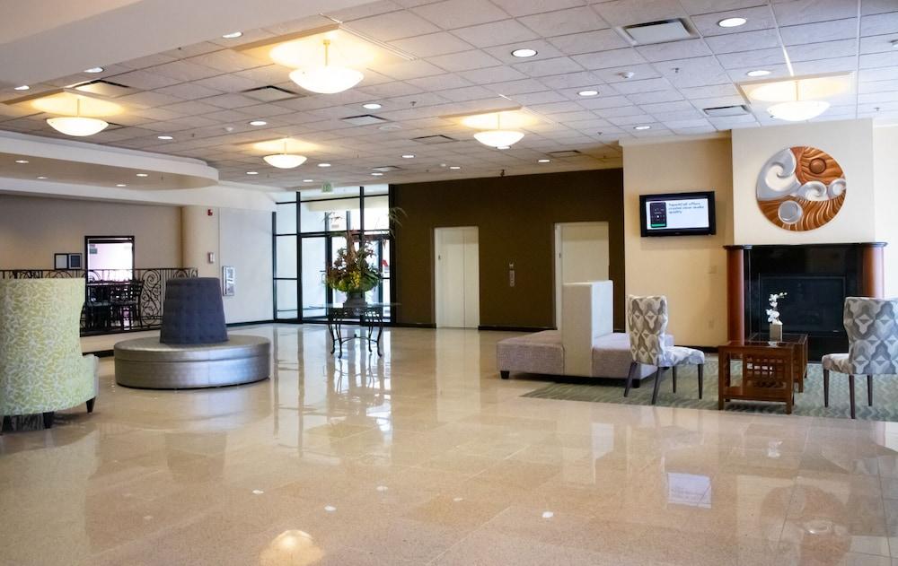 Comfort & Downtown Hotel