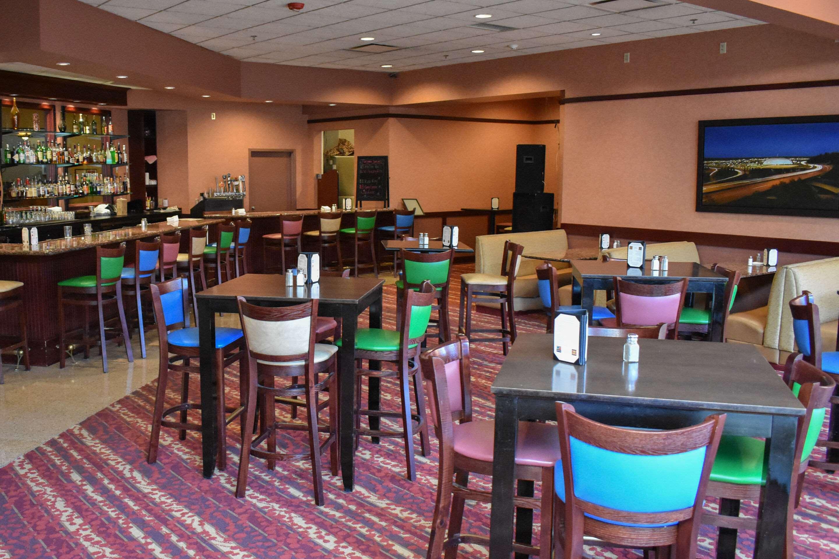 Comfort & Downtown Hotel