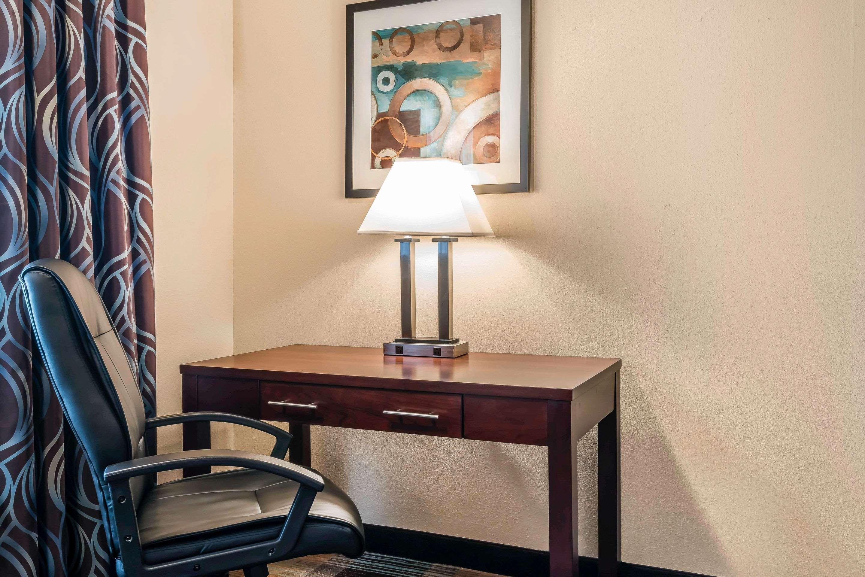 Hotel Clarion Near Jblm