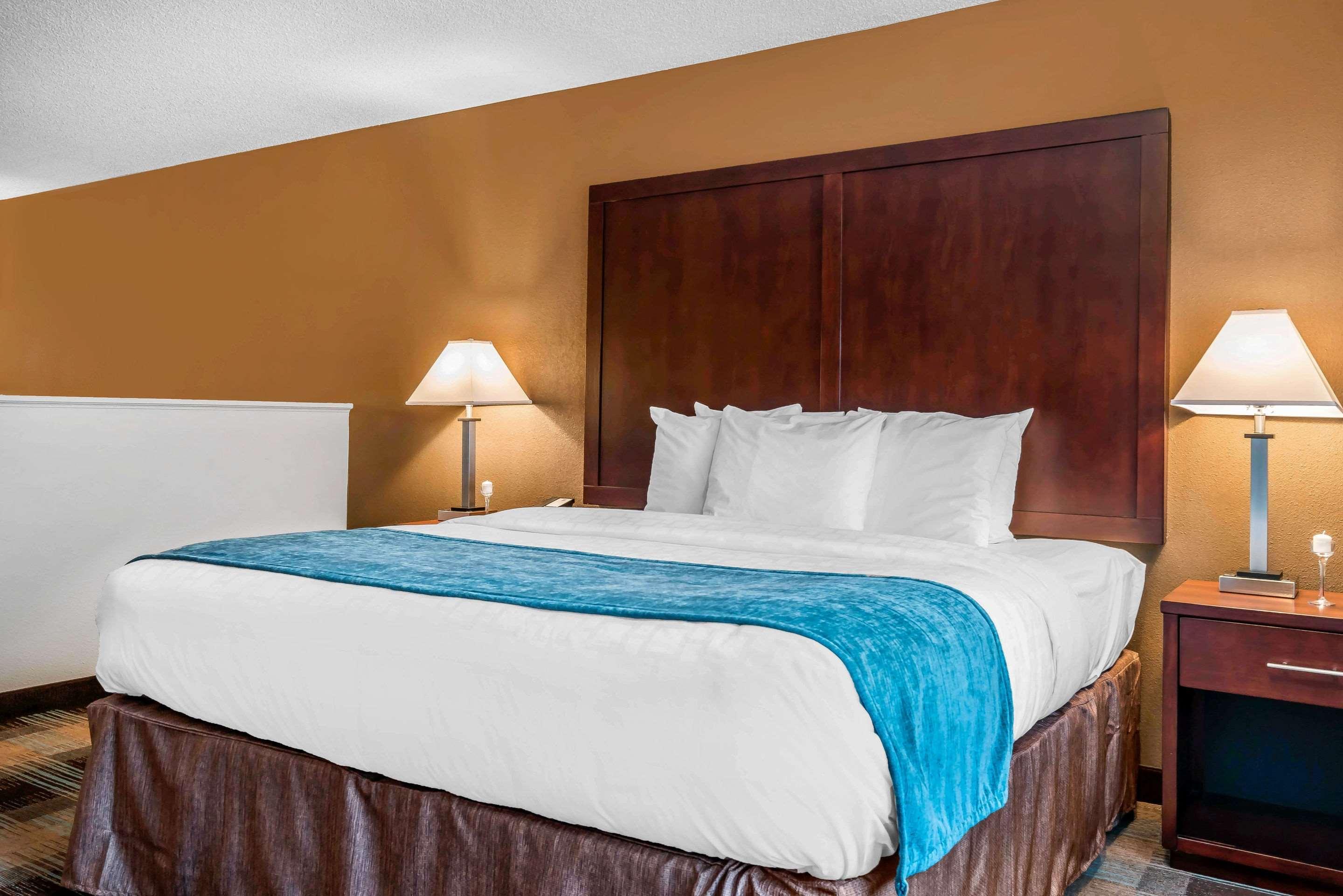 Hotel Clarion Near Jblm