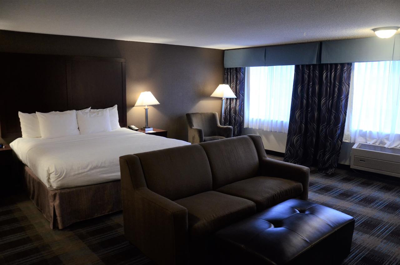 Clarion Near Jblm Hotel
