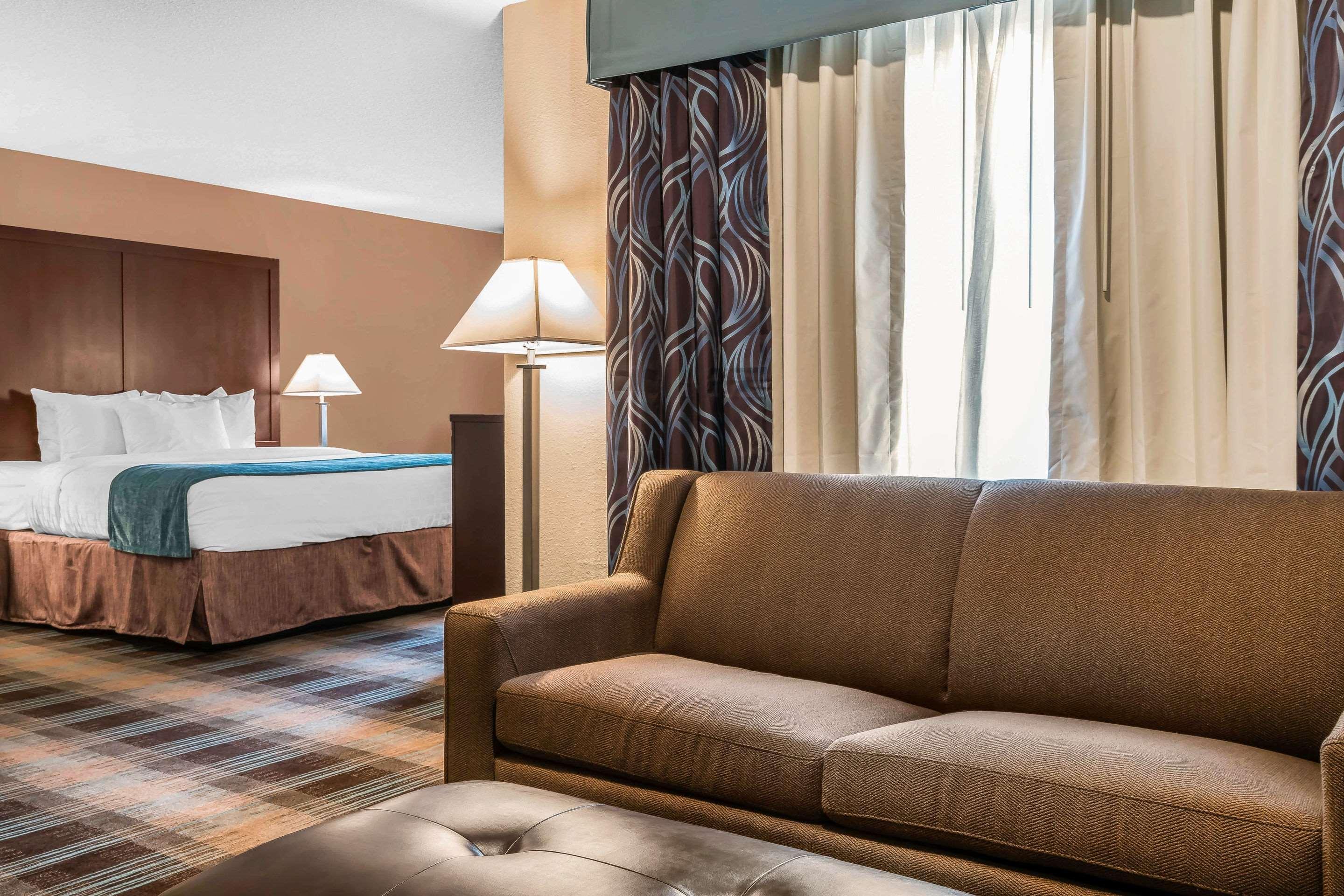 Hotel Clarion Near Jblm
