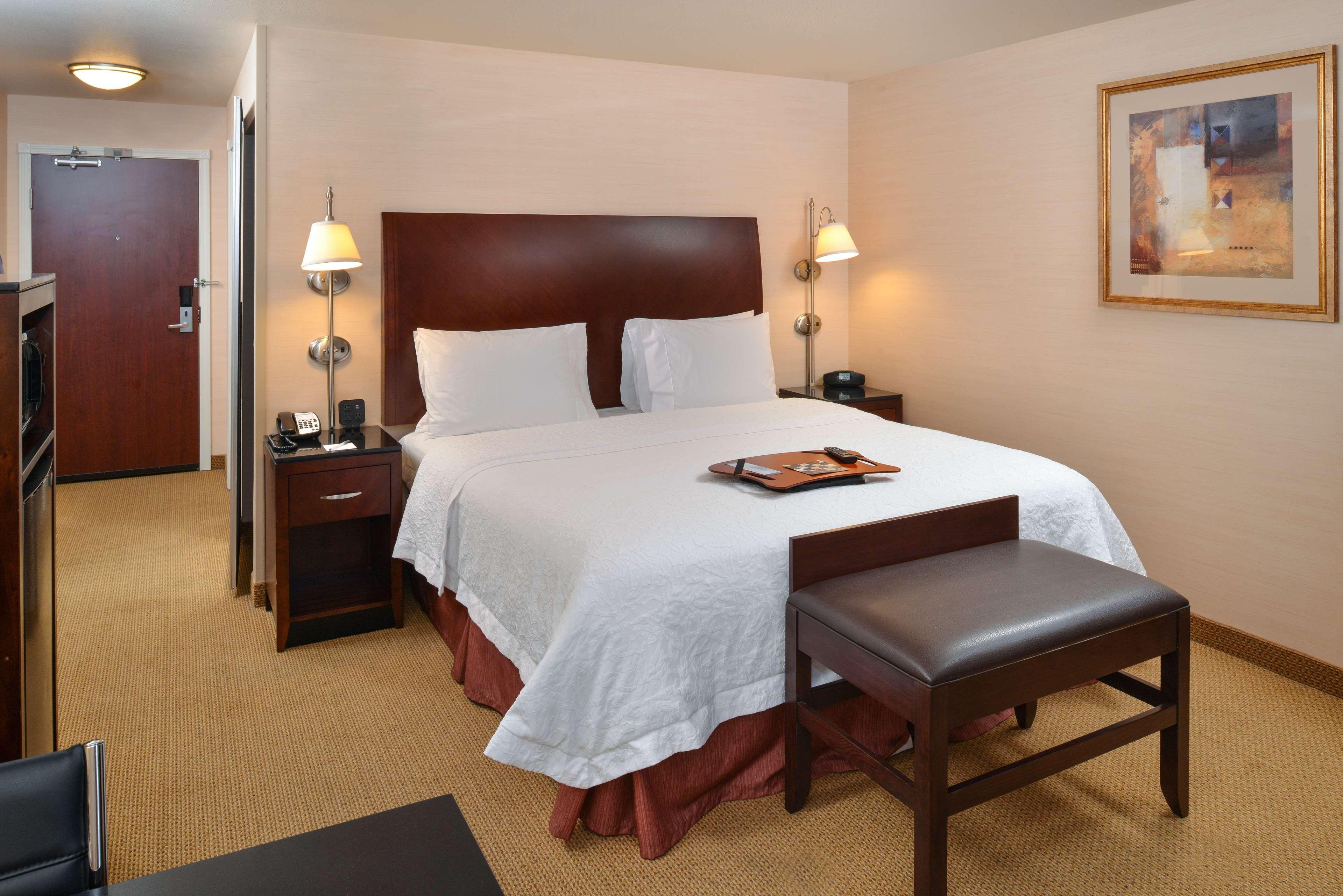 Hampton & Hotel 3*