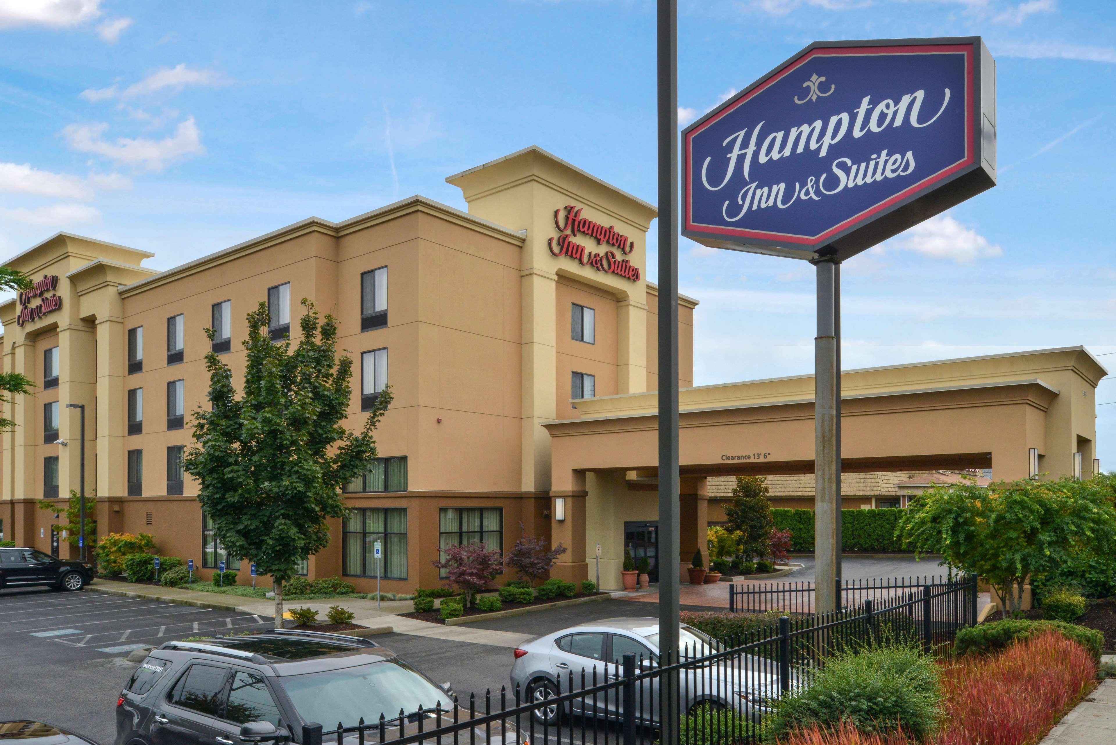 Hampton & Hotel 3*