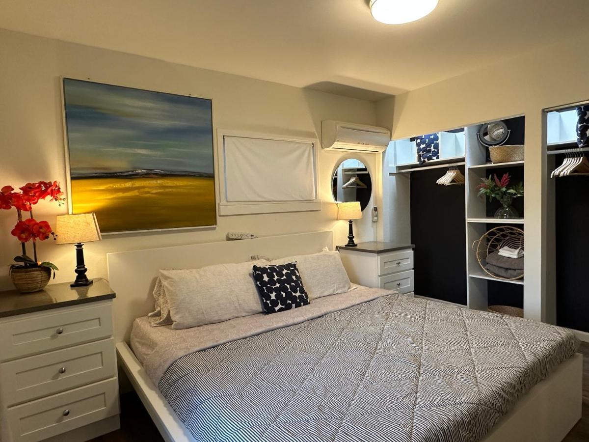 Cozy Conveniently Located With King Bed Holiday home Tacoma