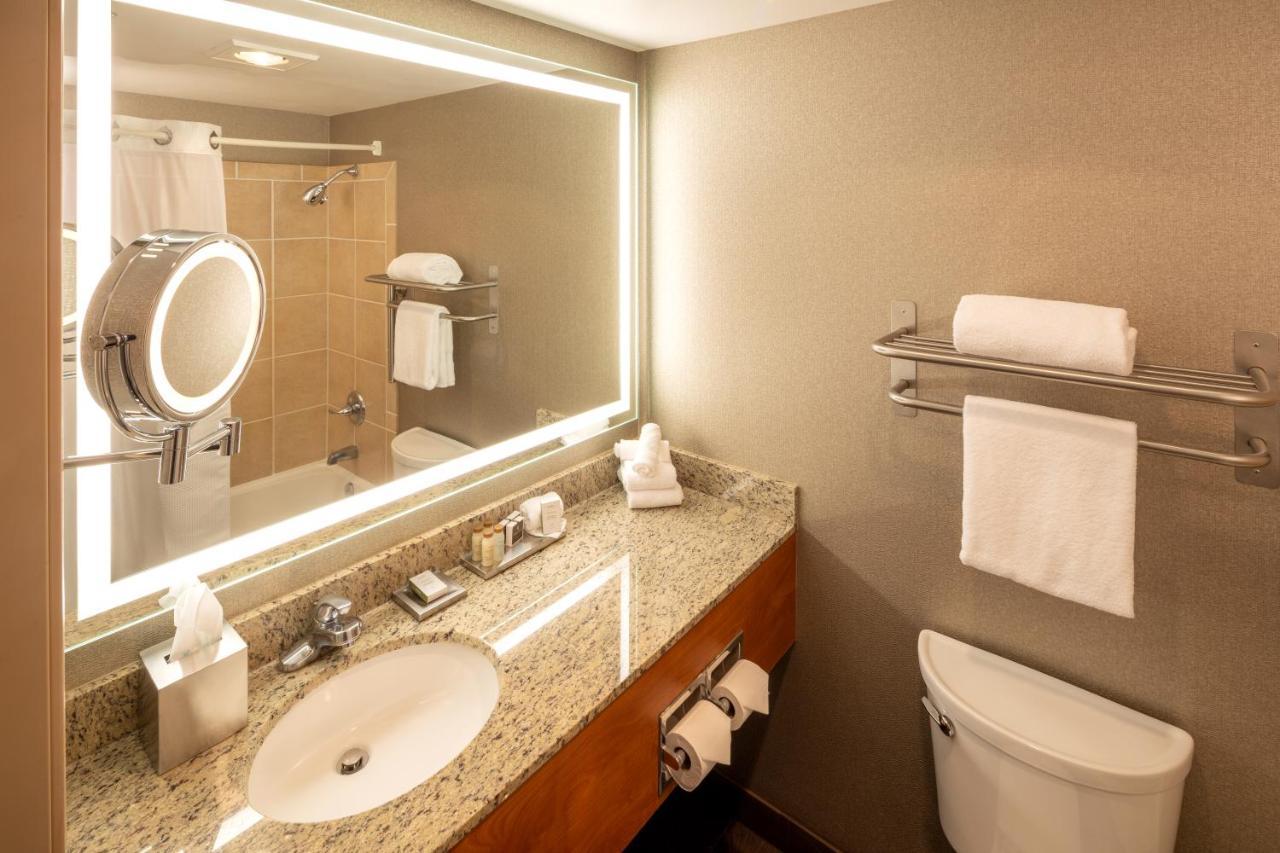 Silver Cloud Waterfront Hotel 3*
