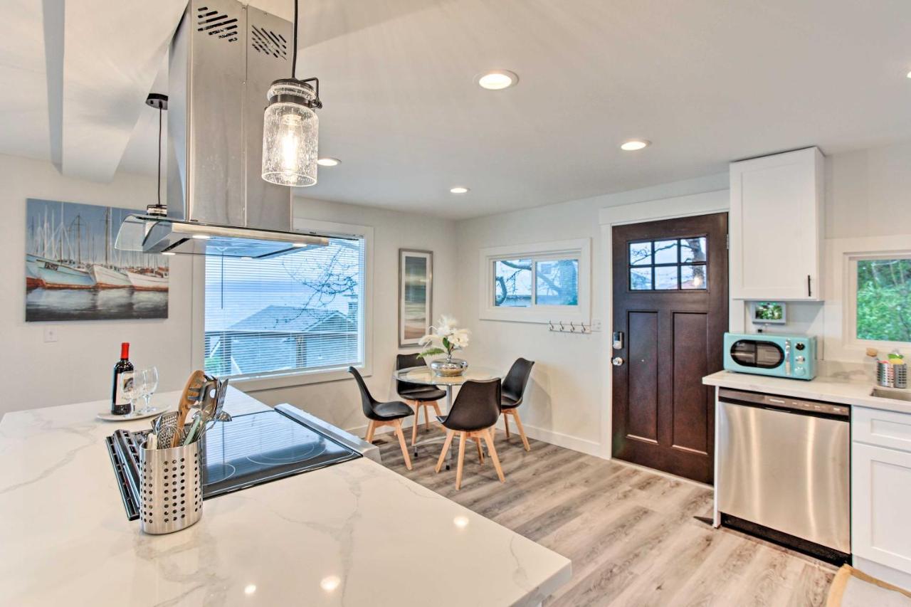 Dash Point With Balcony! * Tacoma