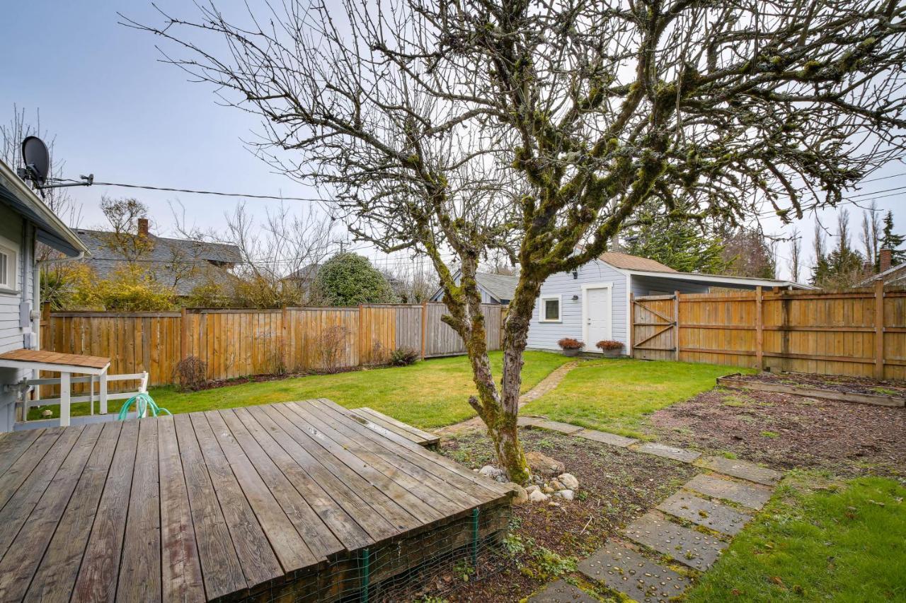 Charming Vacation With Fenced Yard