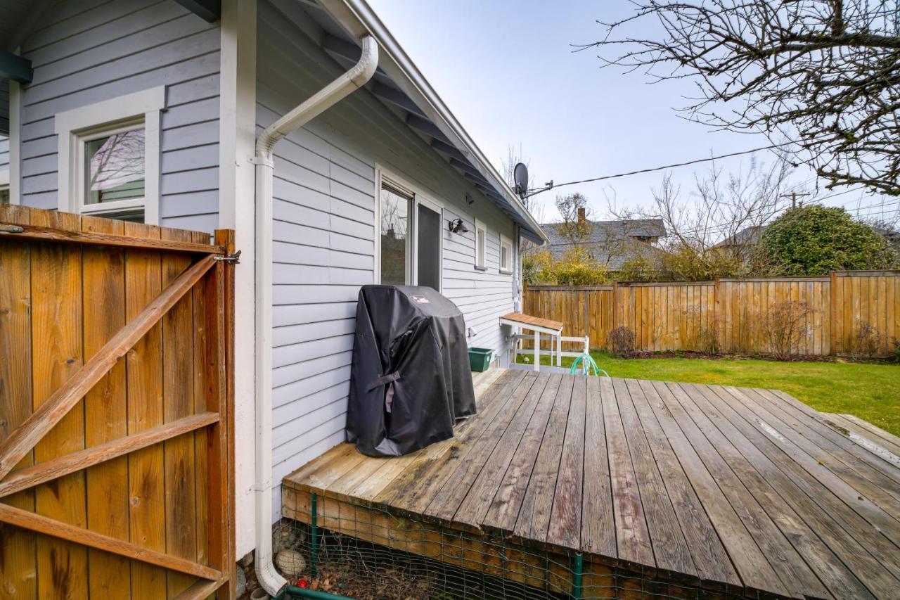 Charming Vacation With Fenced Yard