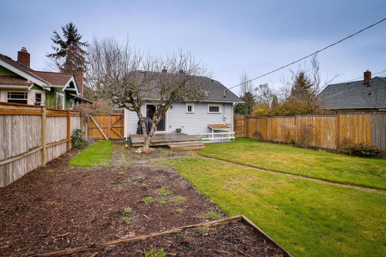 Charming Vacation With Fenced Yard Holiday home Tacoma