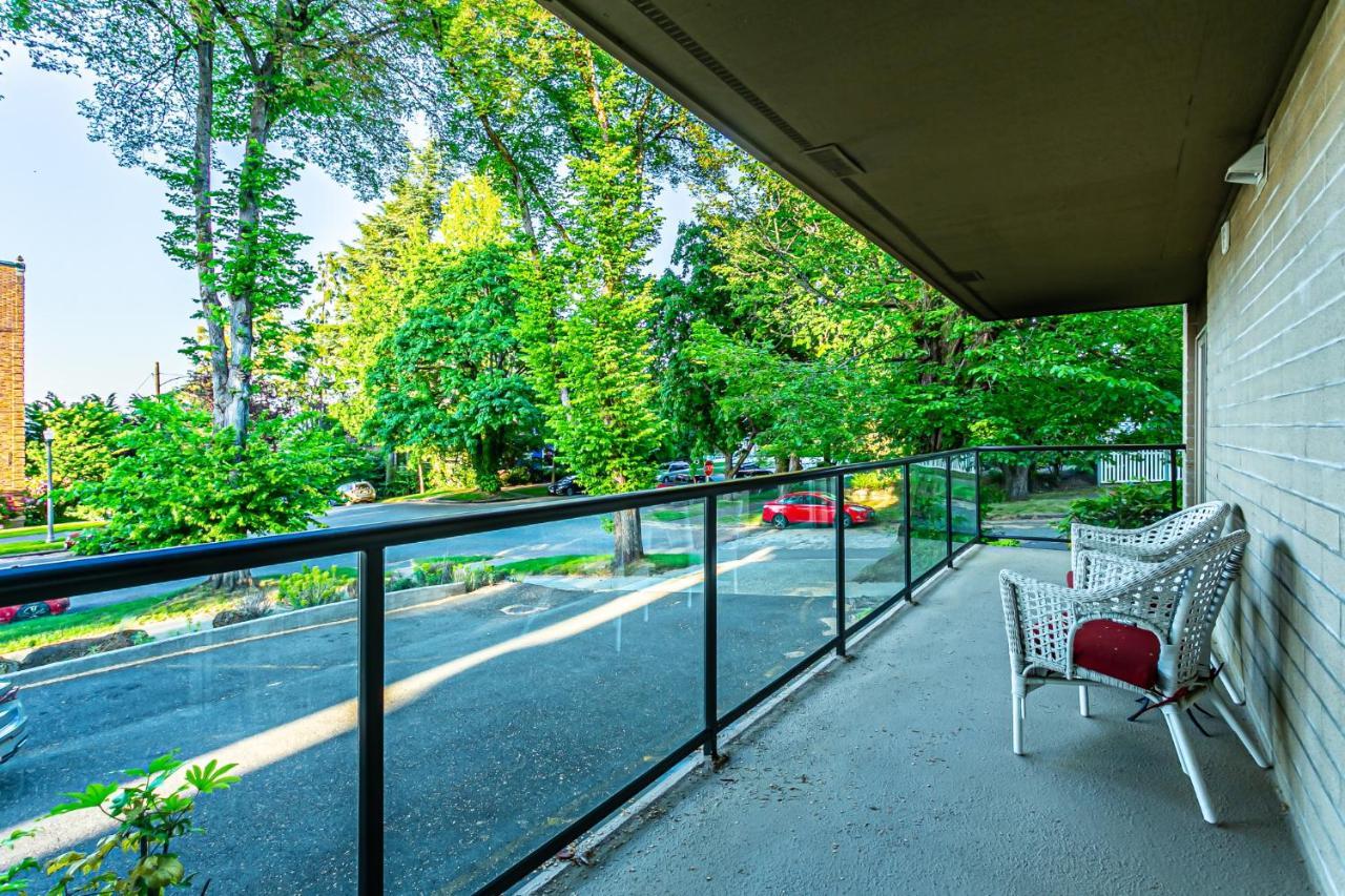 The Lanai, Area, 2 Bedrooms, Wd, Large Balcony, Condo, 825sf *