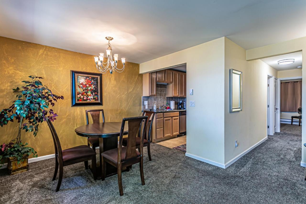 Ocean View, 2 Baths, 2 Bedrooms, No Stairs, Area, Wd, Jacuzzi Bath, Balcony, View, 925sf Apartment
