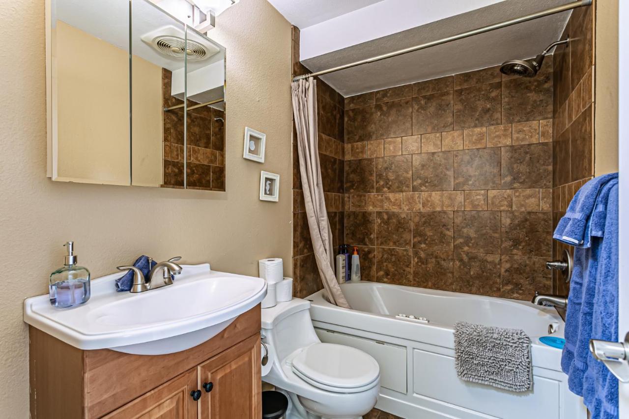 Ocean View, 2 Baths, 2 Bedrooms, No Stairs, Area, Wd, Jacuzzi Bath, Balcony, View, 925sf Apartment *