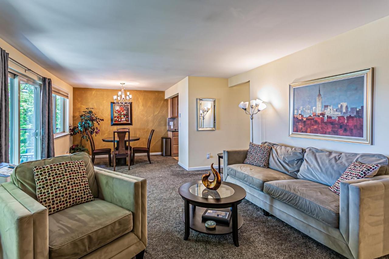 Ocean View, 2 Baths, 2 Bedrooms, No Stairs, Area, Wd, Jacuzzi Bath, Balcony, View, 925sf Apartment