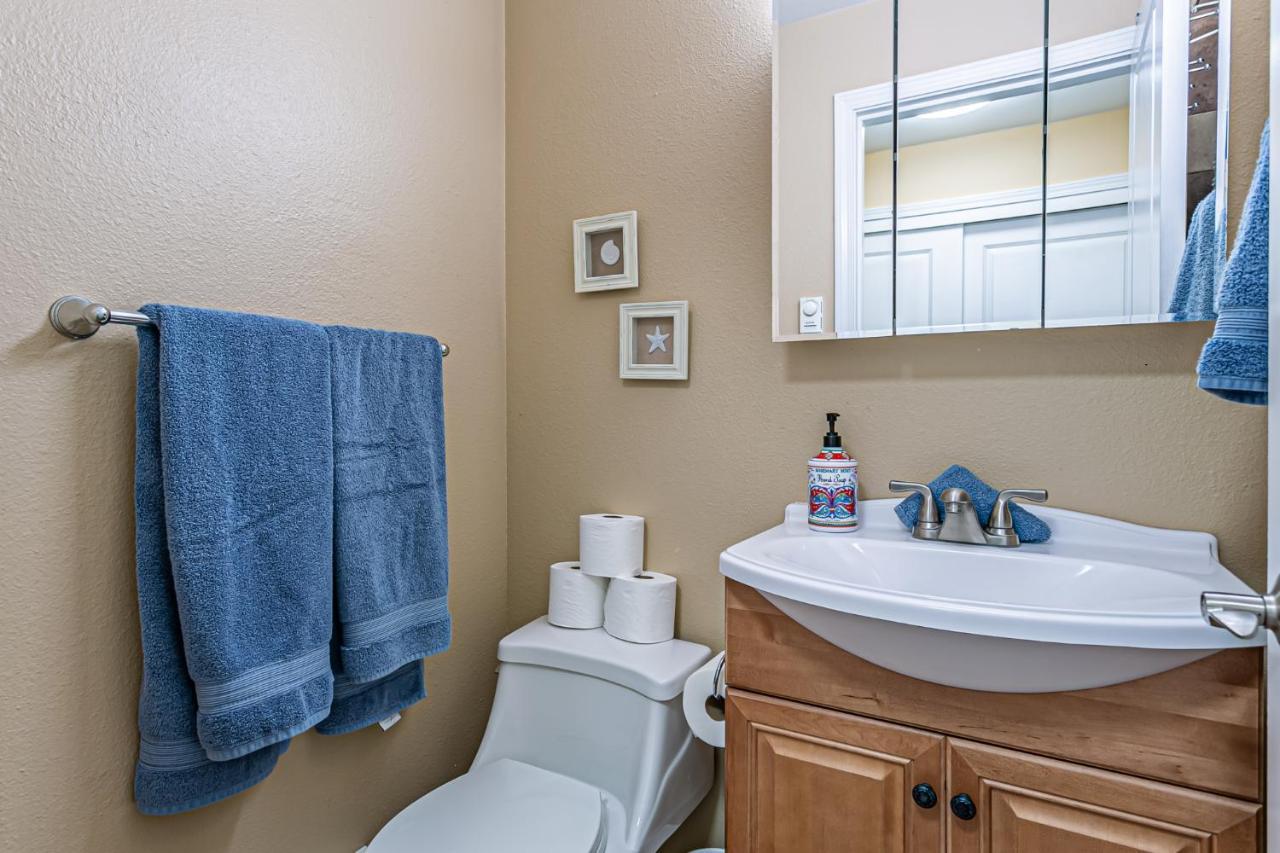 Pacific View, Area, 2 Baths, 2 Bedrooms, Wd, Jacuzzi Bath, New Carpet, Balcony, View, 925sf