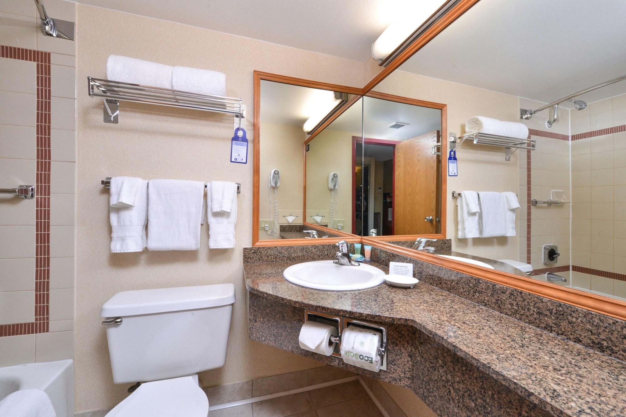 Comfort & Downtown Hotel 2*