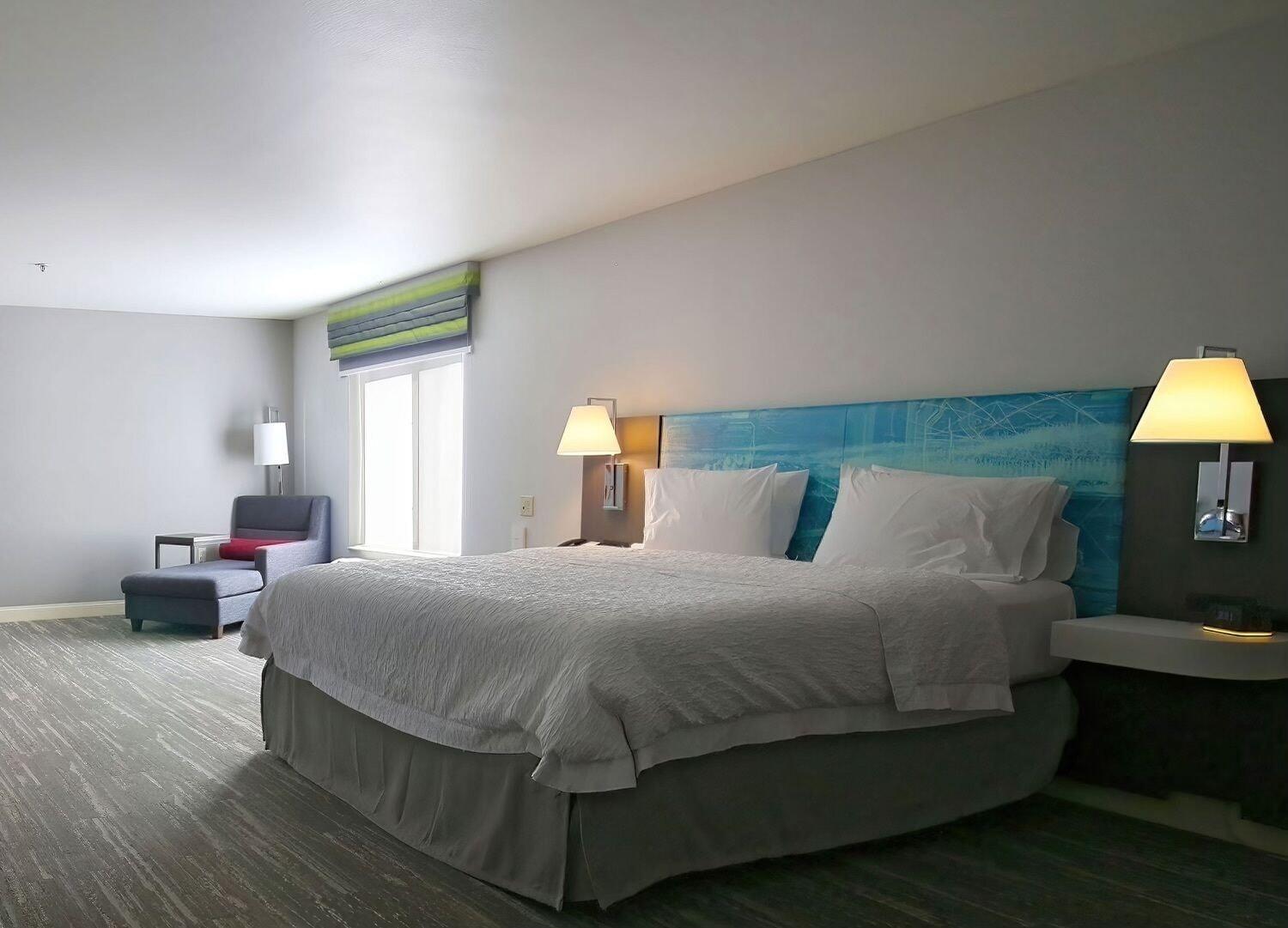 Hampton & Hotel 3*