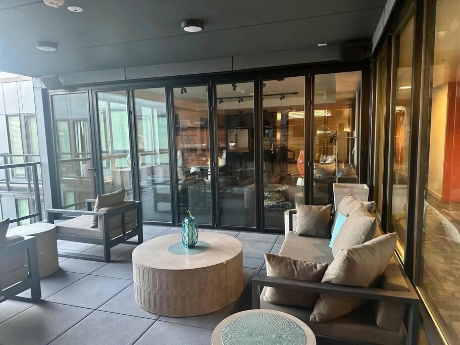 Modern Downtown Tacoma: King With Netflix & Rooftop *