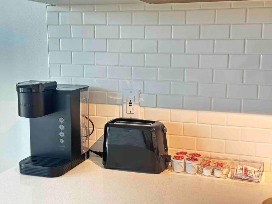 Apartment Modern Downtown Tacoma: King With Netflix & Rooftop Tacoma