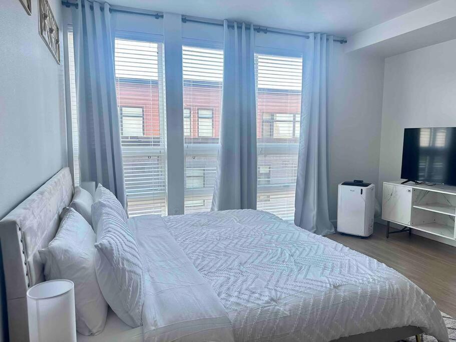 Apartment Modern Downtown Tacoma: King With Netflix & Rooftop Tacoma